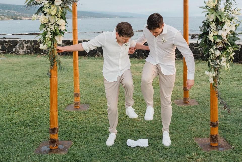 奧特曼和穆赫林的婚禮照片曝光後，網友紛紛獻上祝福。（翻攝自@heyBarsee X）