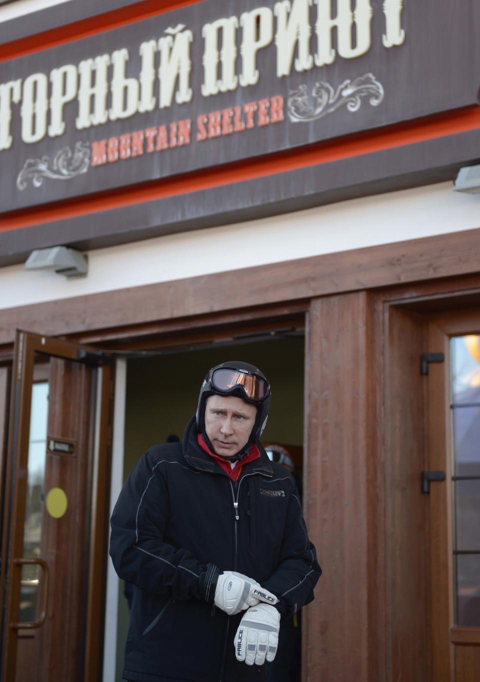 Russian President Vladimir Putin visits the "Laura" cross country ski and biathlon centre in the resort of Krasnaya Polyana near Sochi January 3, 2014. REUTERS/Alexei Nikolskiy/RIA Novosti/Kremlin (RUSSIA - Tags: POLITICS SPORT OLYMPICS) ATTENTION EDITORS - THIS IMAGE HAS BEEN SUPPLIED BY A THIRD PARTY. IT IS DISTRIBUTED, EXACTLY AS RECEIVED BY REUTERS, AS A SERVICE TO CLIENTS