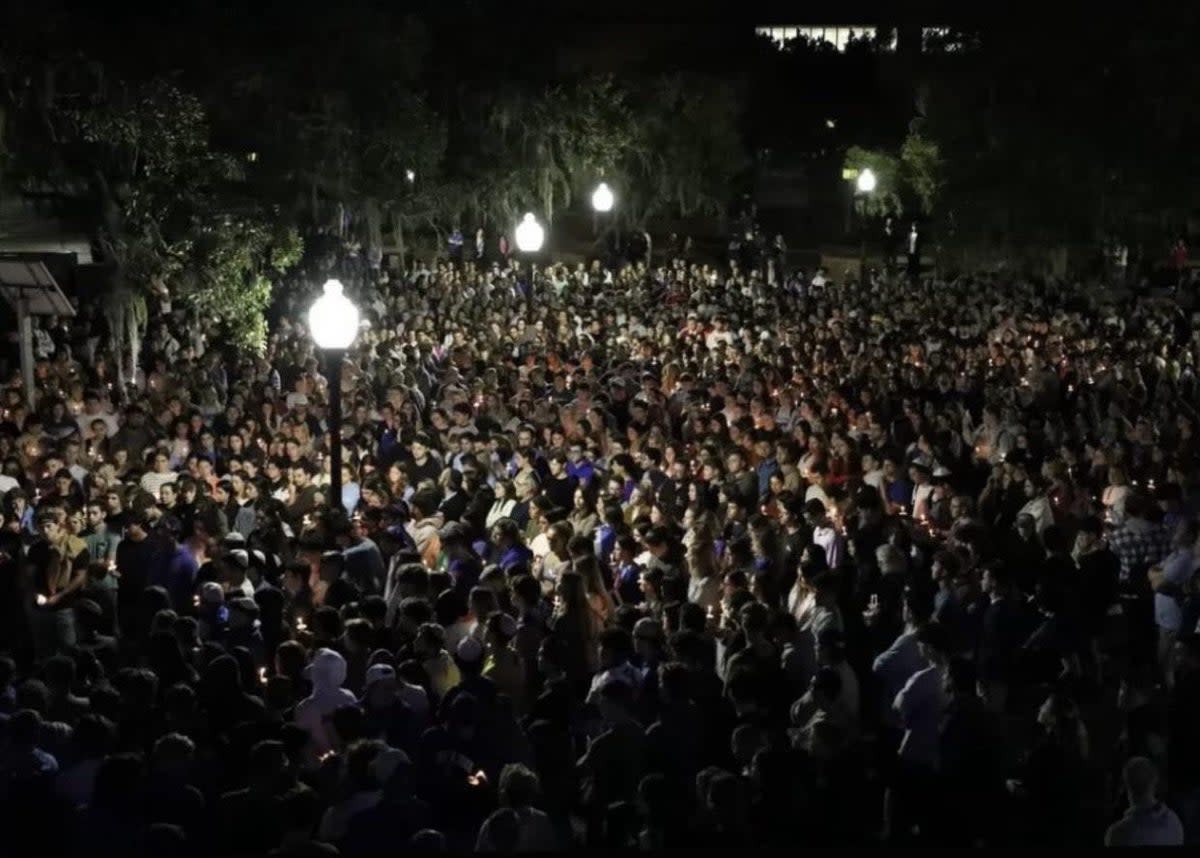 Israel vigil at the University of Florida before a stampede (Ahava)