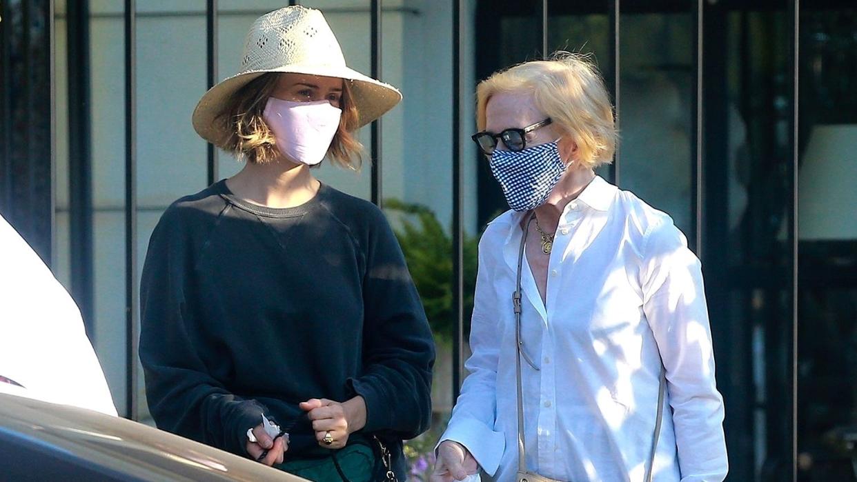 Sarah Paulson and Holland Taylor go shopping together on Melrose Place