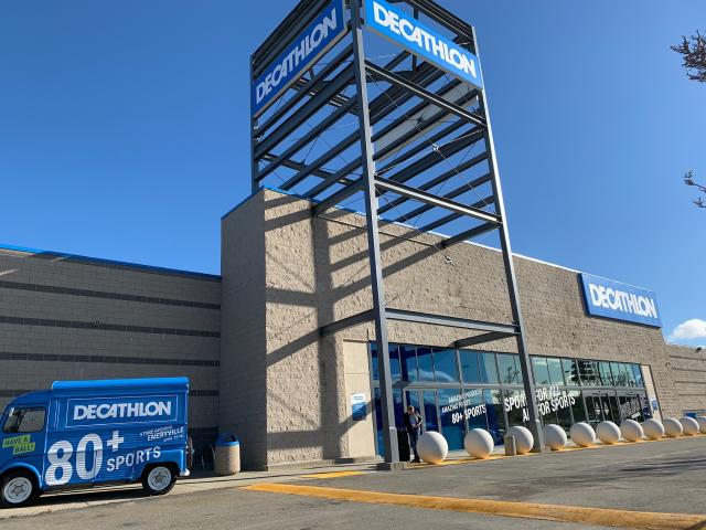 May 26, 2019 Emeryville / CA / USA - Exterior View of Decathlon Sporting  Goods Flagship Store, the First Open in the San Francisco Editorial Stock  Image - Image of international, flagship: 149098989