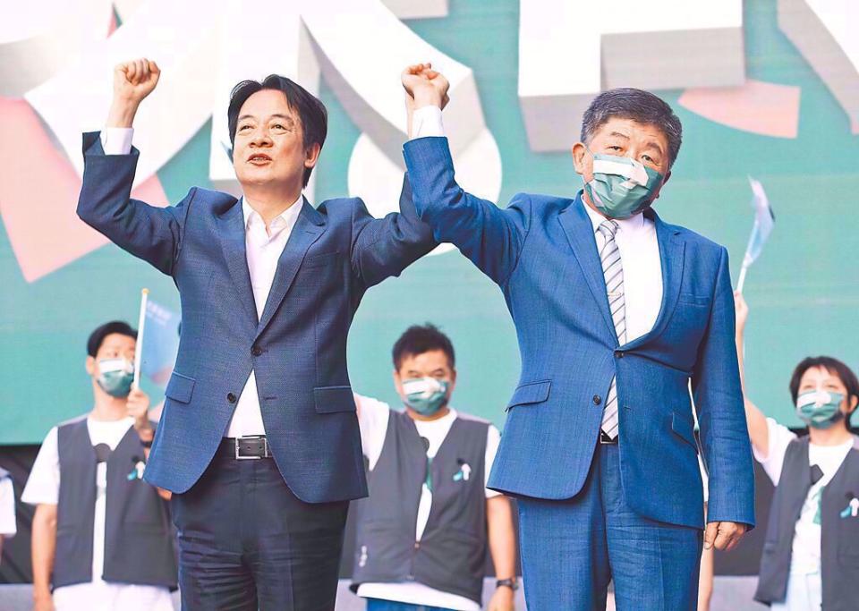 陳時中(右)是本次賴清德(左)選總統的台北市競選總部主委。圖為賴過去為陳競選台北市長助選。（示意圖／資料照）