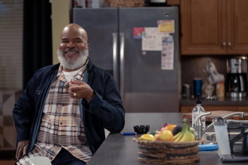 David Alan Grier in Dad Stop Embarrassing Me! (Cr. SAEED ADYANI/NETFLIX © 2021)