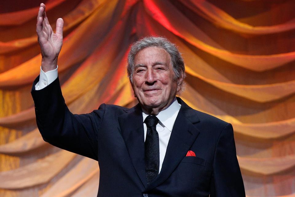 Tony Bennett performs at the Clinton Global Citizen Awards during the second day of the 2015 Clinton Global Initiative's Annual Meeting at the Sheraton New York Hotel &amp; Towers on September 27, 2015 in New York City.