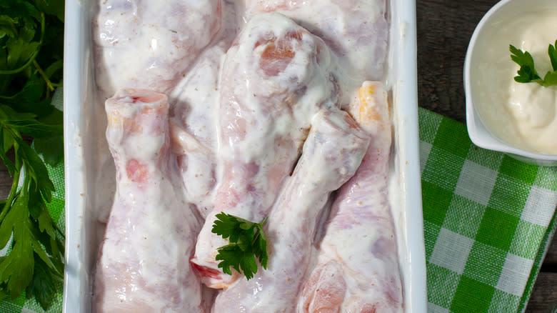 chicken marinating in yogurt