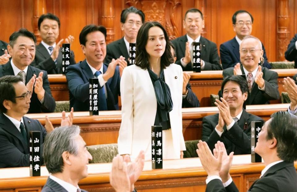 中谷美紀在《總理之夫》扮演日本史上第一位女首相。