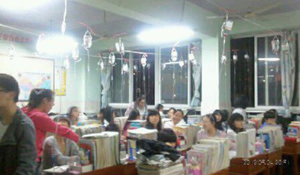 chinese-students-get-iv-drips-while-studying-for-gaokao-exams-hubei-03