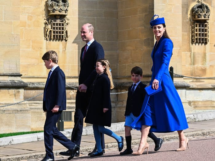 Príncipes de Gales con sus tres hijos 