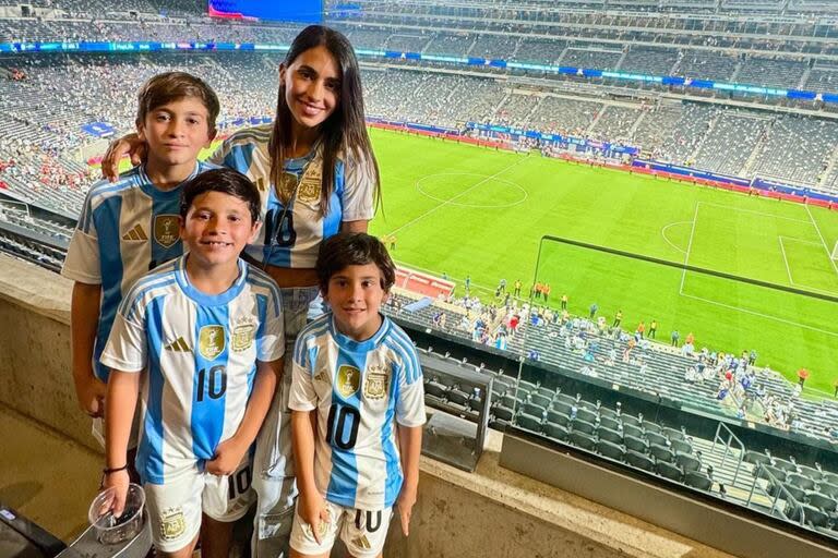 Anto Roccuzzo y todo el clan Messi festejaron el triunfo de Argentina frente a Canadá