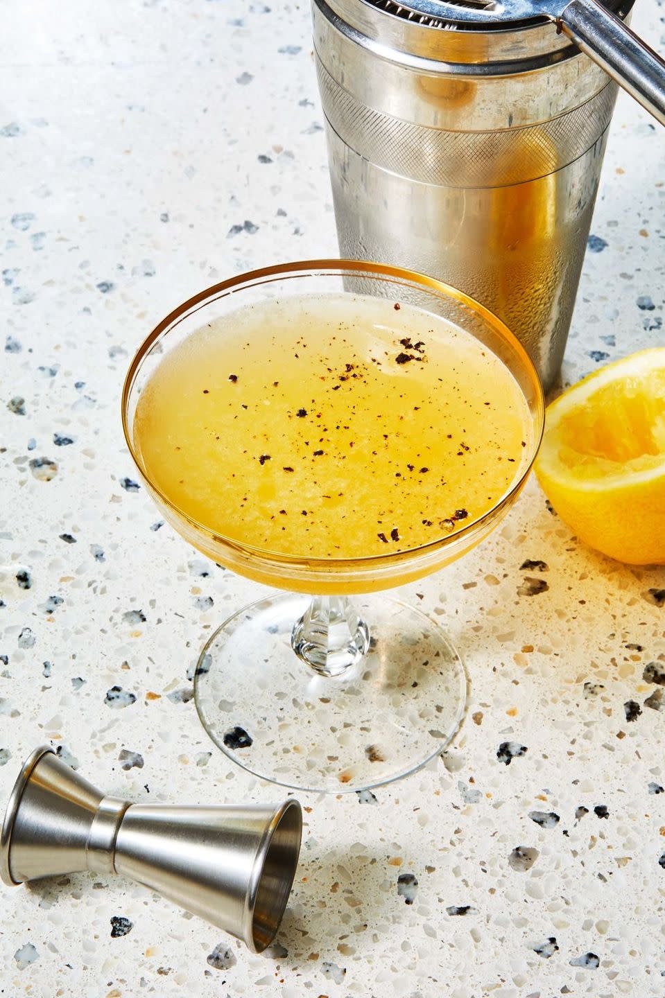 bees knees cocktail