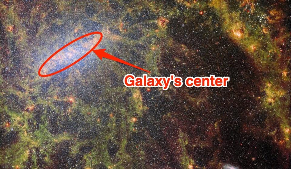 Skitched photo showing a red circle pointing to the center of galaxy NGC 5068.