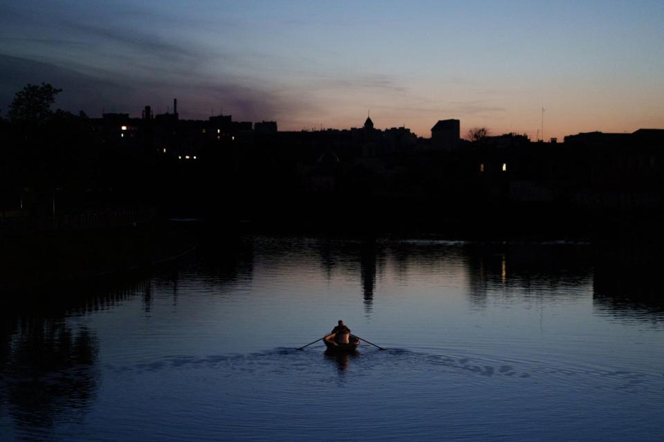 Blackout in Kharkiv, Ukraine on April 23, 2024. At night, Kharkiv goes dark since the street lighting is absent here due to the severe damage Russian forces inflicted on the energy infrastructure in the region in March 2024. (Serhii Korovayny/The Kyiv Independent)
