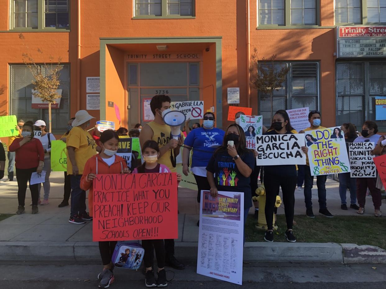 A crowd outside Trinity Street Elementary School