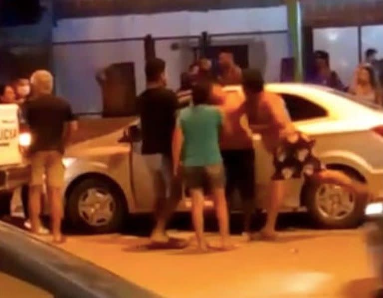 Brutal golpiza en Ensenada por el uso del barbijo