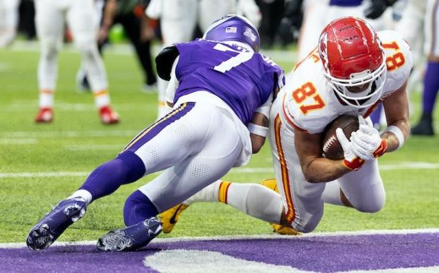 Jefferson's injury, familiar problems haunt Vikings in loss to Kansas City