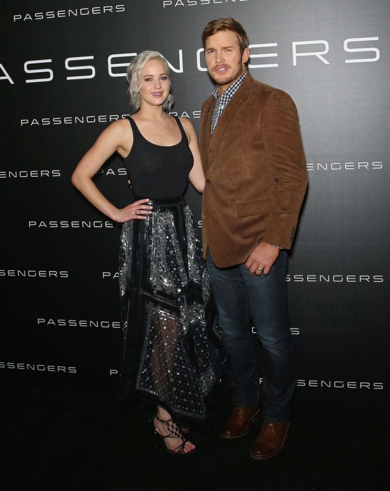 Jennifer Lawrence porte une tenue Altuzarra accompagnée de Chris Pratt à CinemaCon à Las Vegas en avril