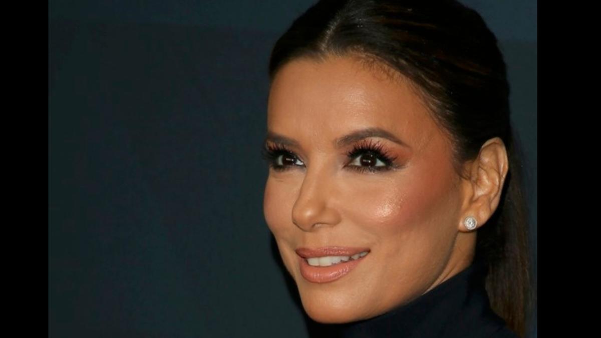 Eva Longoria, 49, loves this L’Oréal root spray — and it’s  on Amazon