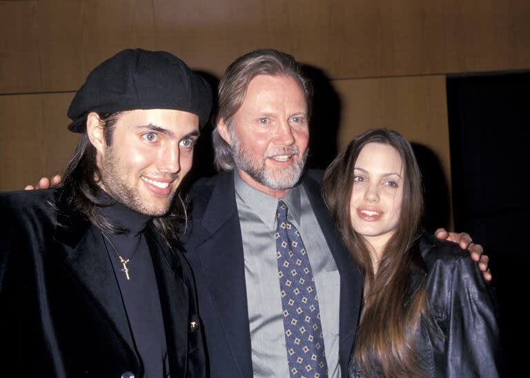 Jon Voight junto a sus hijos Jamie Haven y Angelina Jolie