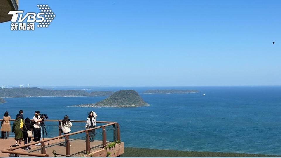 要完全全景觀賞虹之松原和唐津灣就得去鏡山觀景台。（圖／葉韋辰攝）