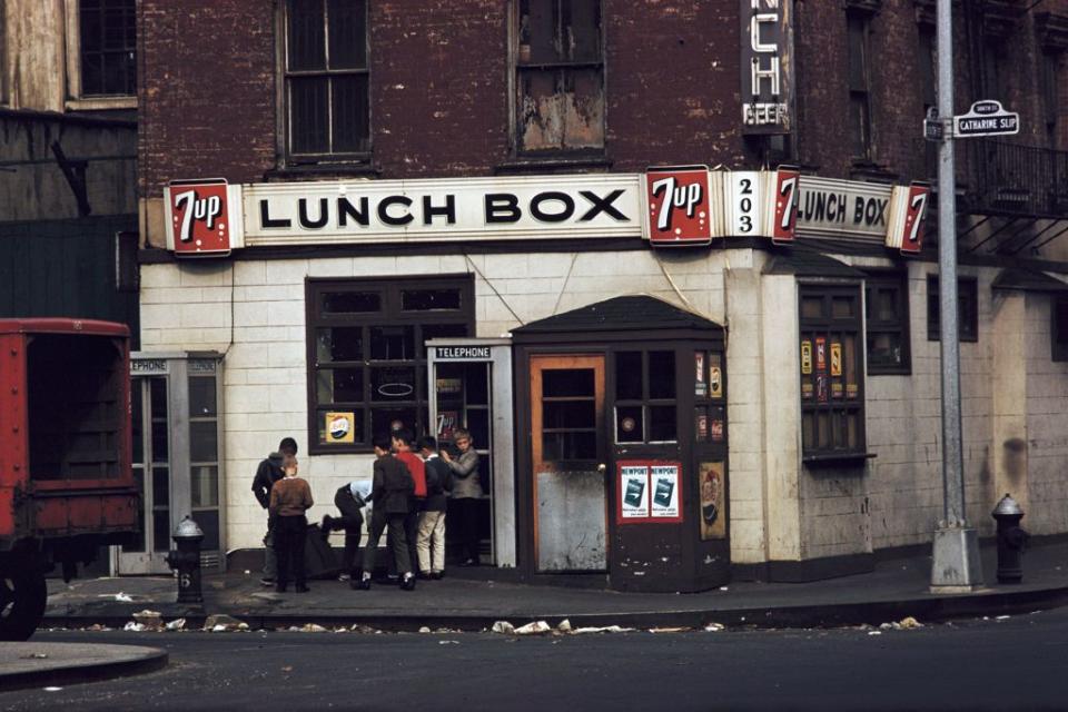 1952: Lunch Box Diner