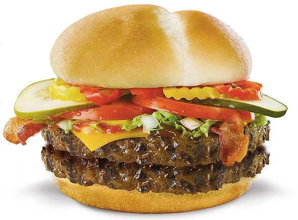 Harvey’s double angus with cheese. Calories: 650, Fat: 39 g (Saturated Fat 15 g), Carbohydrates: 39 g, <em>(Photo: Harvey’s Canada)</em>