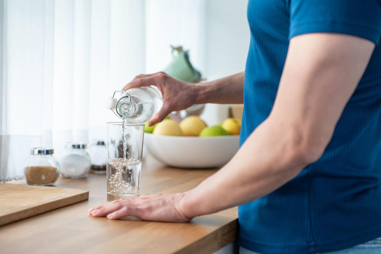 <p class="pstyle__P-sc-bf6a21b7-0 sc-f9686baa-1 fGEIGZ jjmOUz">The rumors are true: Drinking water can help you lose weight.</p><p class="pstyle__P-sc-bf6a21b7-0 sc-f9686baa-1 fGEIGZ jjmOUz"><br></p><p class="pstyle__P-sc-bf6a21b7-0 sc-f9686baa-1 fGEIGZ jjmOUz">Here’s what you need to know: </p><ul><li><p class="pstyle__P-sc-bf6a21b7-0 sc-f9686baa-1 fGEIGZ jjmOUz"><b>Drinking water has multiple benefits. </b>It can reduce hunger, boost metabolism and increase fat oxidation while helping you stick to a workout plan. You might find you’re eating (and drinking) fewer calories when you start upping your water intake.</p></li><li><p class="pstyle__P-sc-bf6a21b7-0 sc-f9686baa-1 fGEIGZ jjmOUz"><b>Drinking water before meals could help you eat less</b>. A rigid water-consumption schedule may not be necessary. Still, you might try a glass or two about 30 minutes before meals. It could suppress your appetite, help you avoid overeating and make you feel more satisfied.</p></li><li><p class="pstyle__P-sc-bf6a21b7-0 sc-f9686baa-1 fGEIGZ jjmOUz"><b>Don’t forget other essential factors for weight loss.</b> If you’re drinking water to lose weight, don’t neglect diet, exercise, stress management and sleep. Weight loss often requires a multi-pronged approach. Don’t be afraid to reach out to a medical professional, dietitian or behavioral therapist for support and guidance.</p></li></ul><p class="pstyle__P-sc-bf6a21b7-0 sc-f9686baa-1 fGEIGZ jjmOUz">It seems that good ol’ H2O can help you on your weight loss journey, but other <a href="https://www.forhers.com/weight-loss" rel="nofollow noopener" target="_blank" data-ylk="slk:weight loss treatments;elm:context_link;itc:0;sec:content-canvas" class="link rapid-noclick-resp">weight loss treatments</a> are out there. We recommend <a href="https://www.forhers.com/c/wm/get-right-to-it" rel="nofollow noopener" target="_blank" data-ylk="slk:exploring your options;elm:context_link;itc:0;sec:content-canvas" class="link rapid-noclick-resp">exploring your options</a> to see what techniques might work and following the advice of a healthcare professional.</p><p class="pstyle__P-sc-bf6a21b7-0 sc-f9686baa-1 fGEIGZ jjmOUz"><br></p><p class="pstyle__P-sc-bf6a21b7-0 sc-f9686baa-1 fGEIGZ jjmOUz"><i>This article originally appeared on <a href="https://www.forhers.com/blog/drinking-water-weight-loss" rel="nofollow noopener" target="_blank" data-ylk="slk:Hers.com;elm:context_link;itc:0;sec:content-canvas" class="link rapid-noclick-resp">Hers.com</a>and was syndicated by<a href="https://mediafeed.org/" rel="nofollow noopener" target="_blank" data-ylk="slk:MediaFeed.org;elm:context_link;itc:0;sec:content-canvas" class="link rapid-noclick-resp"> MediaFeed.org</a>.</i><br></p><span class="copyright"> :Kiwis/istockphoto </span>