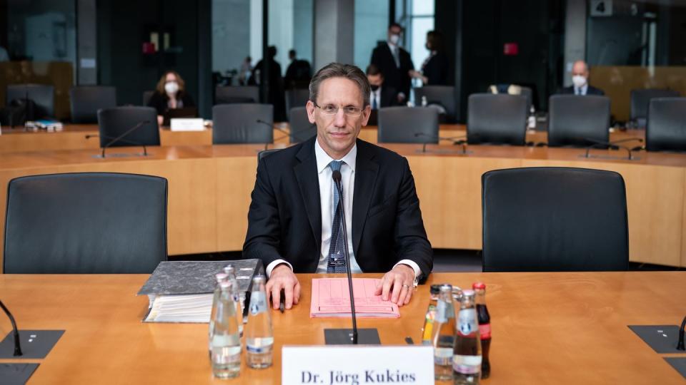 Man habe Wirecard nie mit Samthandschuhen angefasst, betonte Jörg Kukies, Staatssekretär im Finanzministerium, im Wirecard-Untersuchungsausschuss.