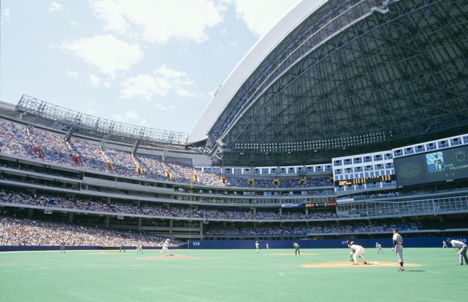 General view of SkyDome during the Toronto Blue Jays game against the Detroit Tigers on June 11, 1989. (Photo by Rick Stewart/Getty Images)