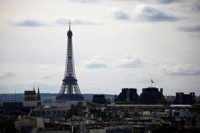 France raises terror alert warning to highest level (yahoo.com)