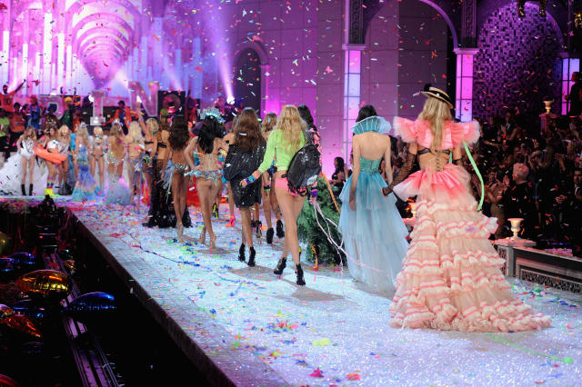 Stunning Photos from the Victoria's Secret Fashion Show