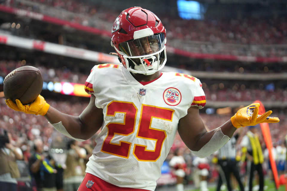 Sep 11, 2022; Glendale, Arizona, United States; Kansas City Chiefs running back Clyde Edwards-Helaire (25) shrugs as he walks into the end zone untouched for a score against the <a class="link " href="https://sports.yahoo.com/nfl/teams/arizona/" data-i13n="sec:content-canvas;subsec:anchor_text;elm:context_link" data-ylk="slk:Arizona Cardinals;sec:content-canvas;subsec:anchor_text;elm:context_link;itc:0">Arizona Cardinals</a> at State Farm Stadium. Mandatory Credit: Joe Rondone-Arizona Republic