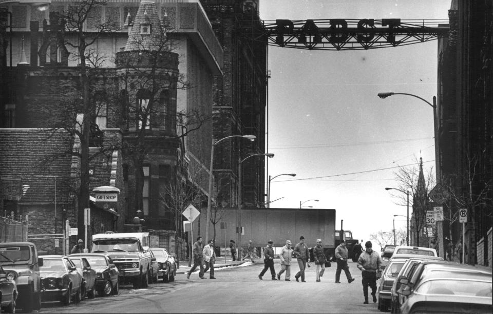 1988: Pabst Brewery Workers Leaving the Factory Around 3 P.M.