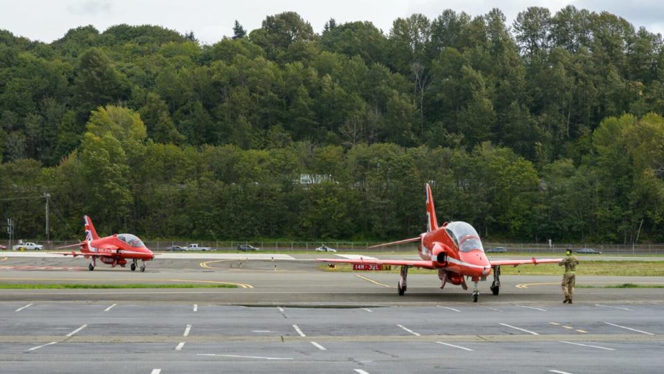 Red Arrow taxi