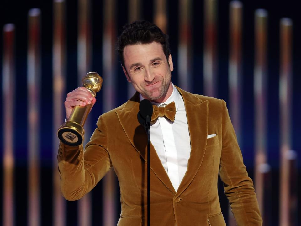 Justin Hurwitz accepts the Best Original Score award for "Babylon".