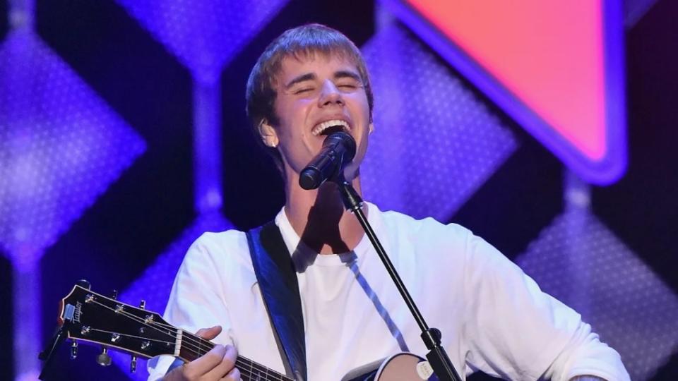 Justin Bieber performs onstage during Z100’s Jingle Ball 2016 at Madison Square Garden (Getty Images)