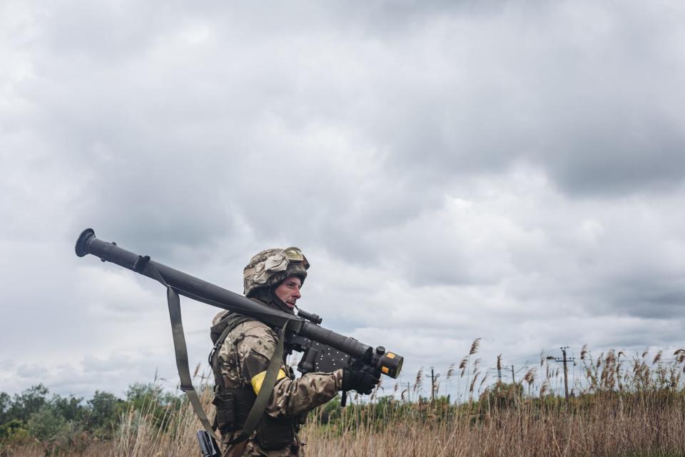 Ukraine soldier MANPADS shoulder-fired anti-aircraft missile