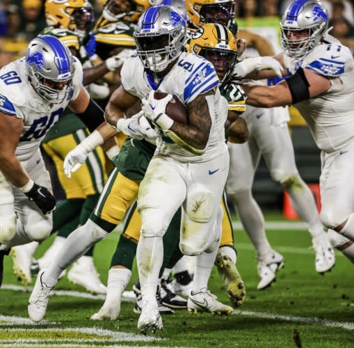 NFL: Detroit Lions beat Green Bay Packers, take first place in NFC North