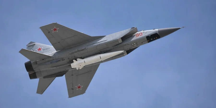 MiG-31BM with the Kinzhal missile