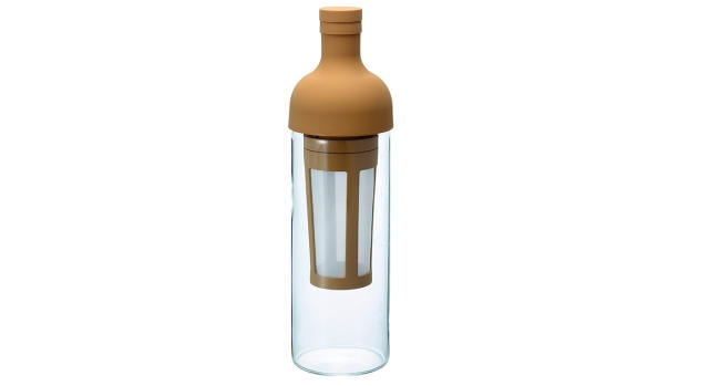 This heatproof filter-in bottle from Hario has a 750 ml capacity.