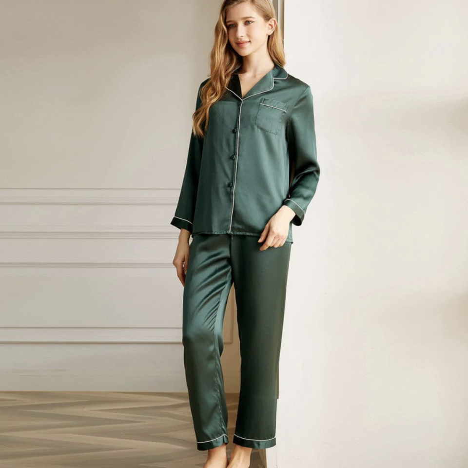 6) 19 Momme V Neck Long Classic Silk Pajamas Set