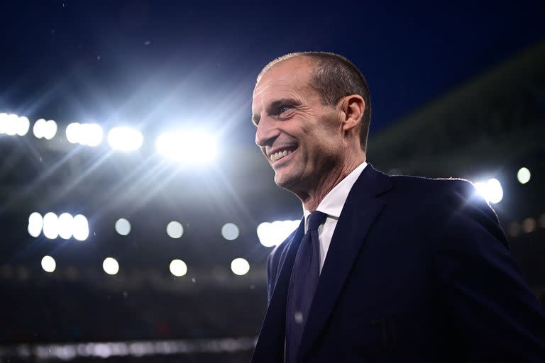 El técnico Massimiliano Allegri, una de las grandes atracciones