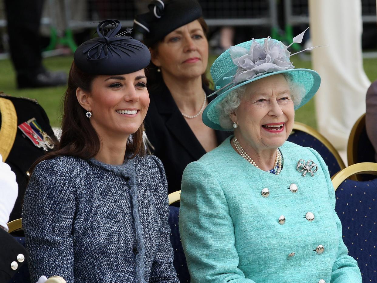  Catherine, Duchess of Cambridge and Queen Elizabeth II visit Vernon Park in Nottingham on 13 June 2012 (Getty Images)