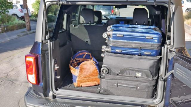 Ford Bronco 4-Door vs Jeep Wrangler Luggage Test | How much cargo space?