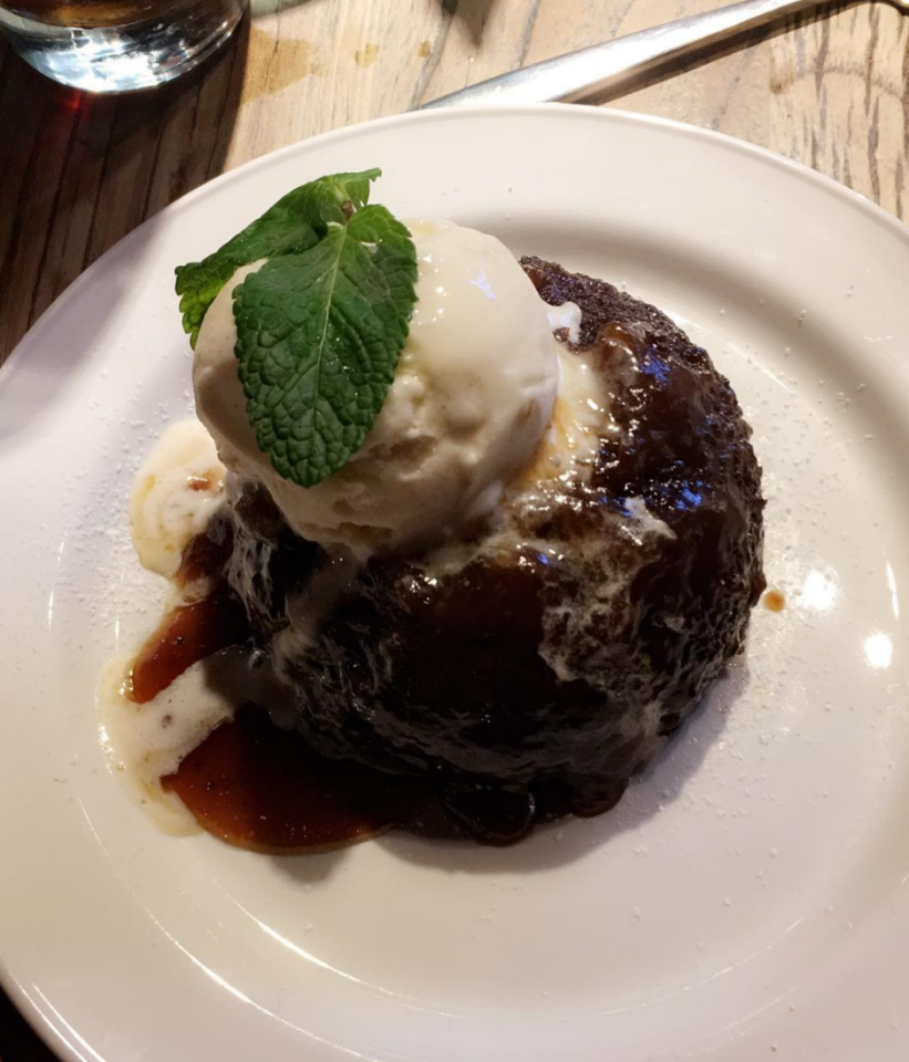 Servieren Sie Sticky Toffee Pudding statt Christmas Pudding