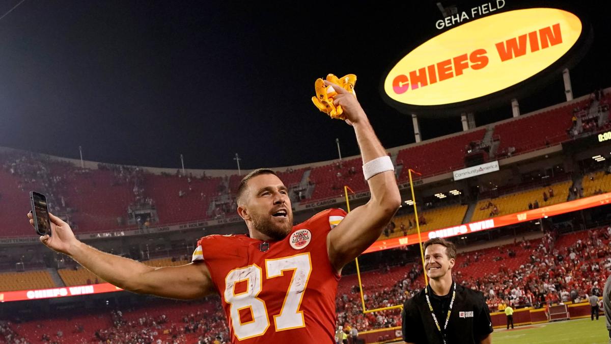 NFL on Oct. 10: Chiefs overcome 17-point deficit to beat Raiders