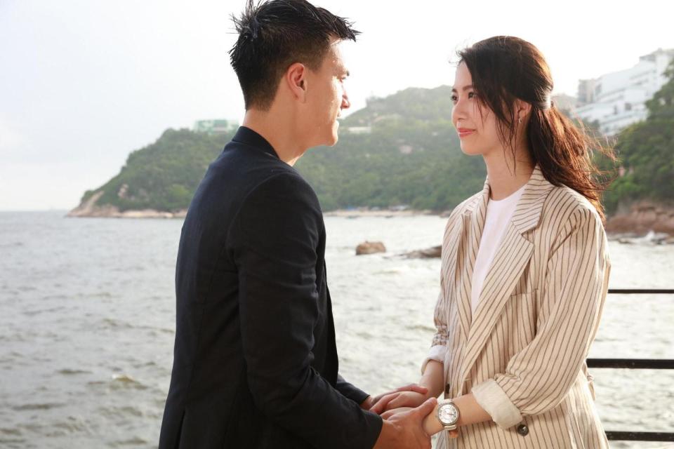 Former Miss Hong Kong champion Chen Xiaohua and Zhu Minhan are said to be in love and living together At the end of the year, they went to Southeast Asia to get married.