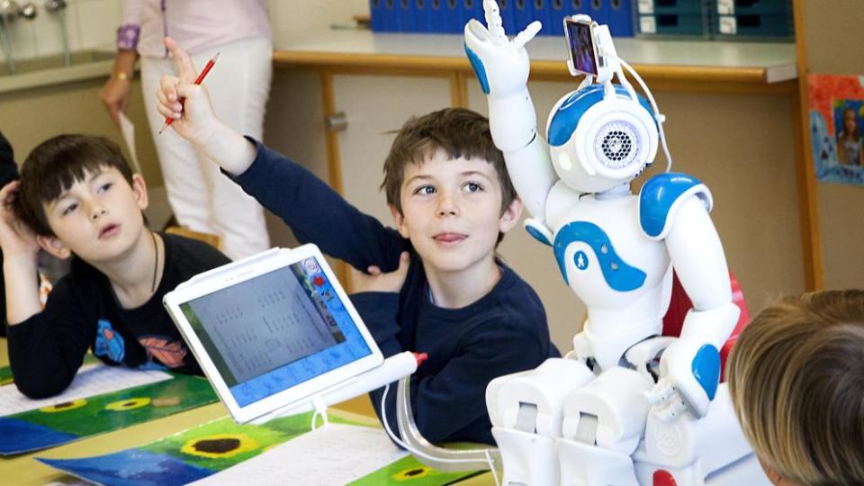 La Unesco pide regular el uso de la Inteligencia Artificial en las escuelas