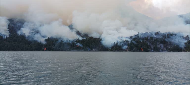 Incendio en el parque Nahuel Huapi