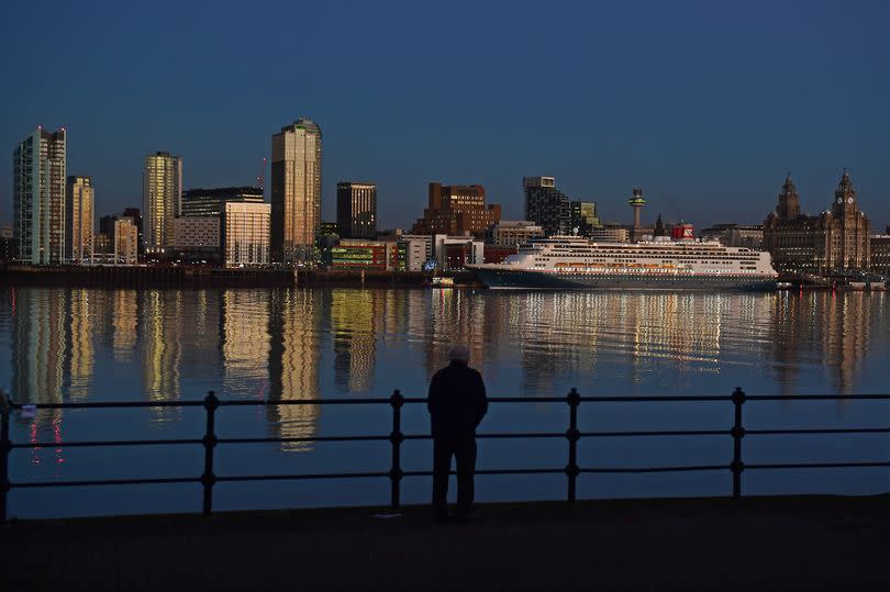 A sunset on the Liverpool skyline