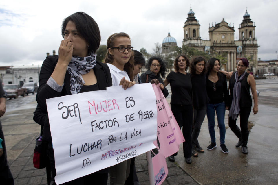 En La Paz, Bolivia, las mujeres realizaron paros y marchas. Según, el “Observatorio Manuela”, del Centro de Información y Desarrollo de la Mujer, entre 2013-2015 se produjeron 270 feminicidios en el país andino.